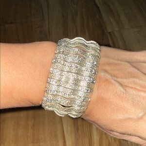 Dazzling Silver Wave stretch Bracelet